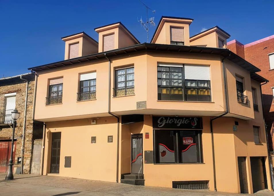 Apartamento En El Casco Antiguo De Ponferrada Eksteriør bilde